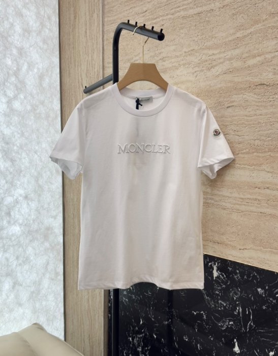 Футболка жіноча