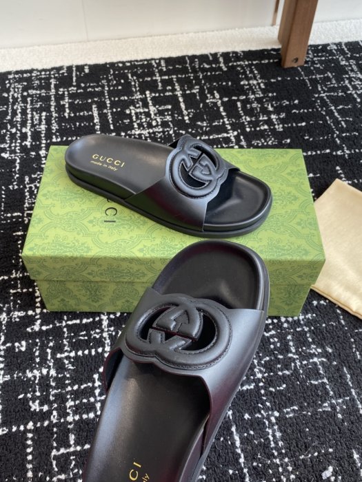 Шлепанцы фото 6