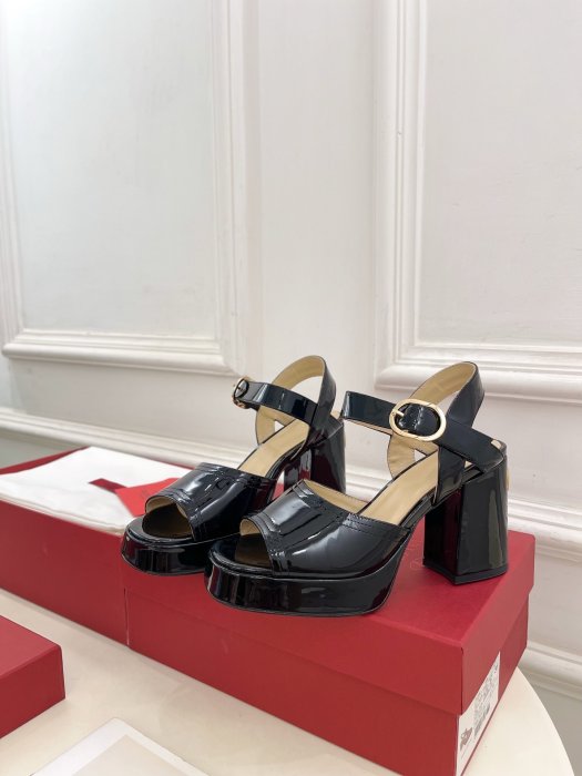 Босоножки фото 3