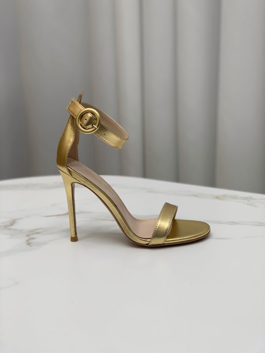 Босоножки фото 7