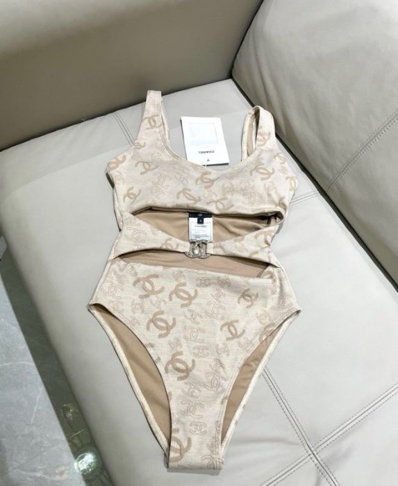 Swimsuit фото 3