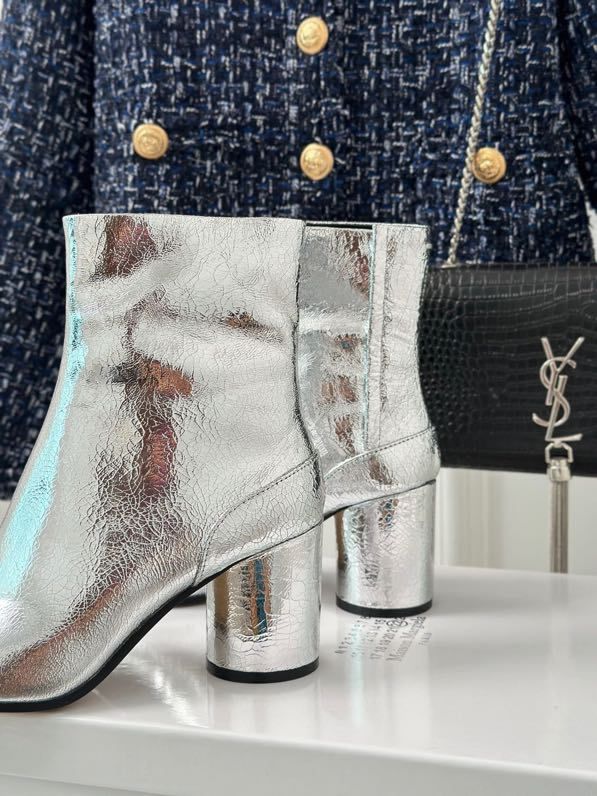 Кожаные женские ботинки с раздвоенным носком серебряные фото 2
