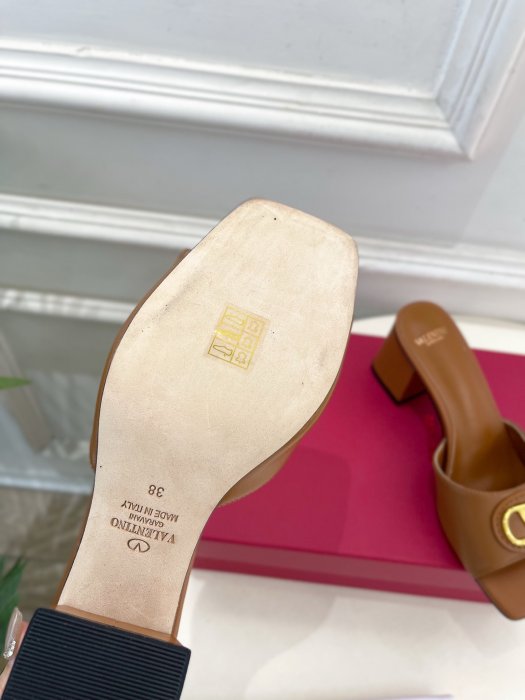 Босоножки фото 9