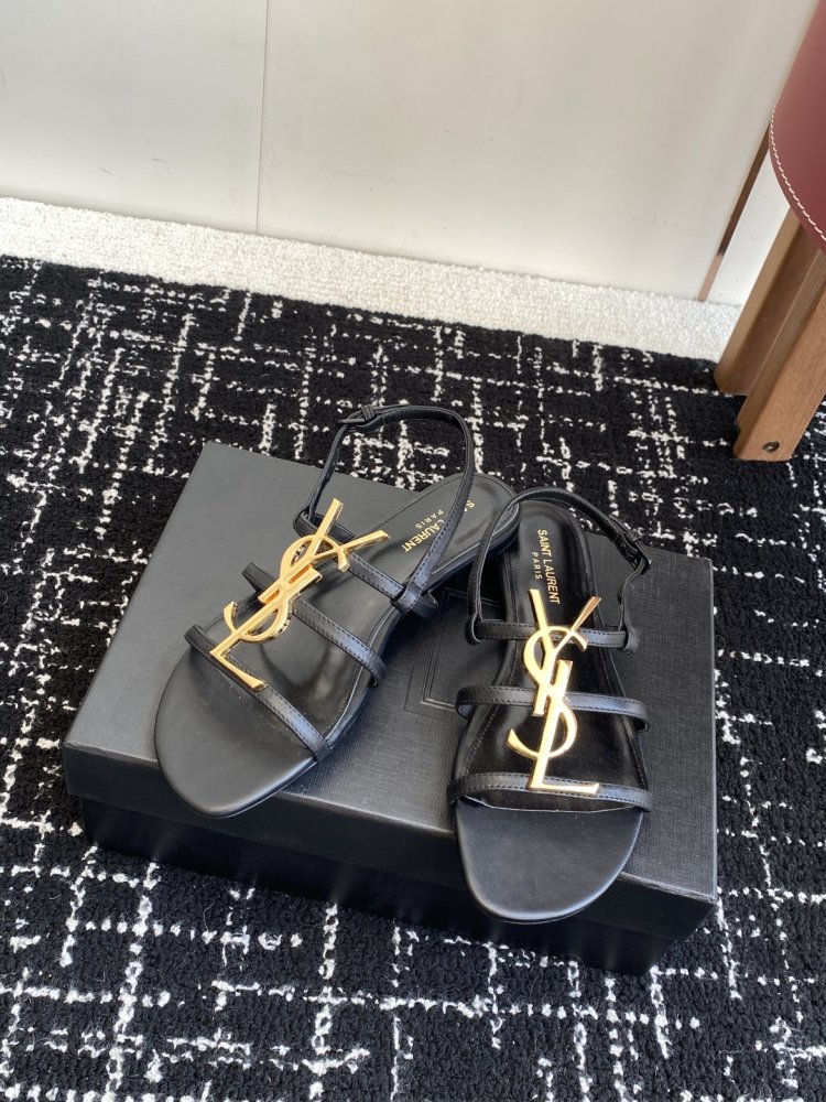 Босоножки фото 5