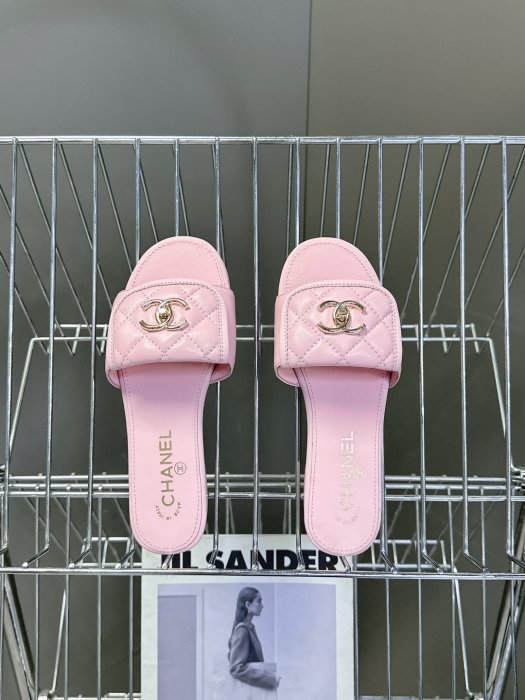 Шлепанцы женские фото 6