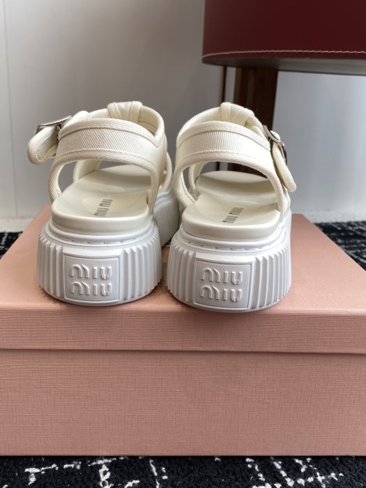 Сандалии женские фото 8