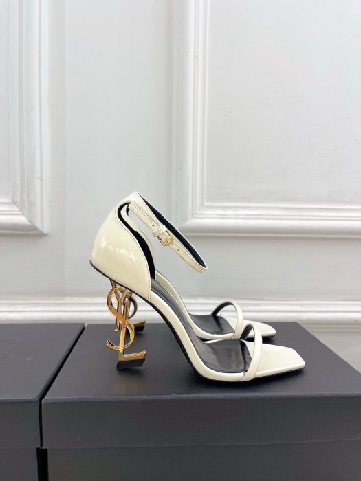 Босоножки фото 2