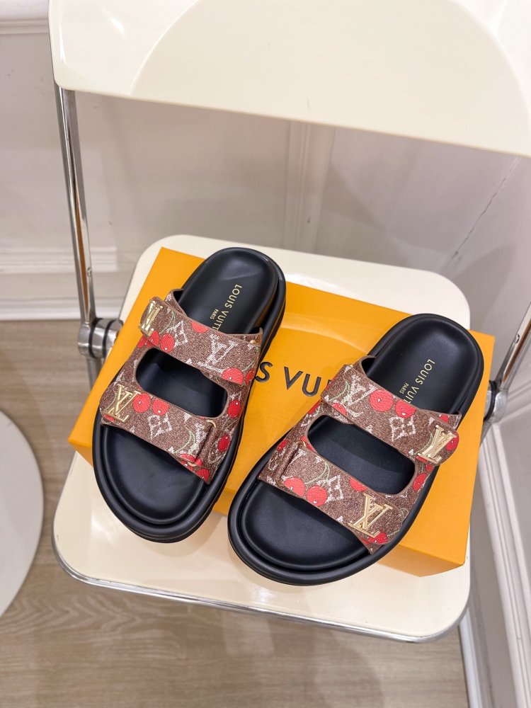 Шльопанці жіночі фото 5