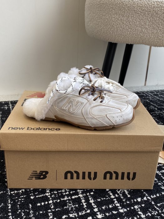 Кроссовки мюли на меху женские Miu Miu x New Balance 530 фото 3