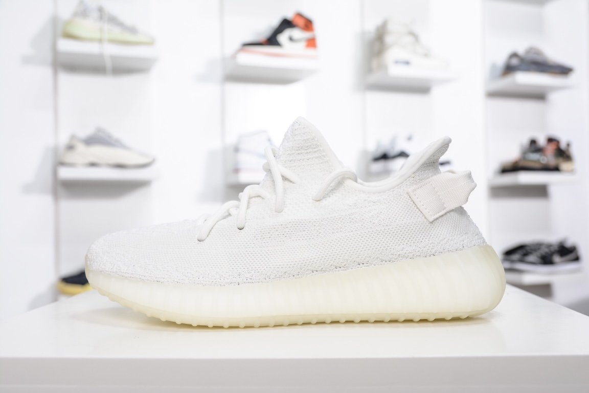 Кроссовки Yeezy Boost 350 V2 Triple White