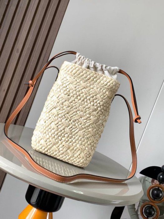 Сумка женская CREAM SQUARE SHOULDER BAG 22 см фото 2