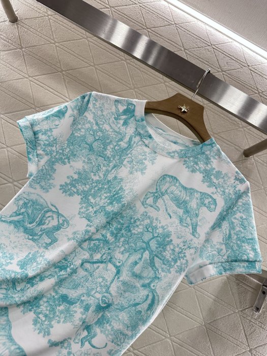 T-shirt women's фото 7