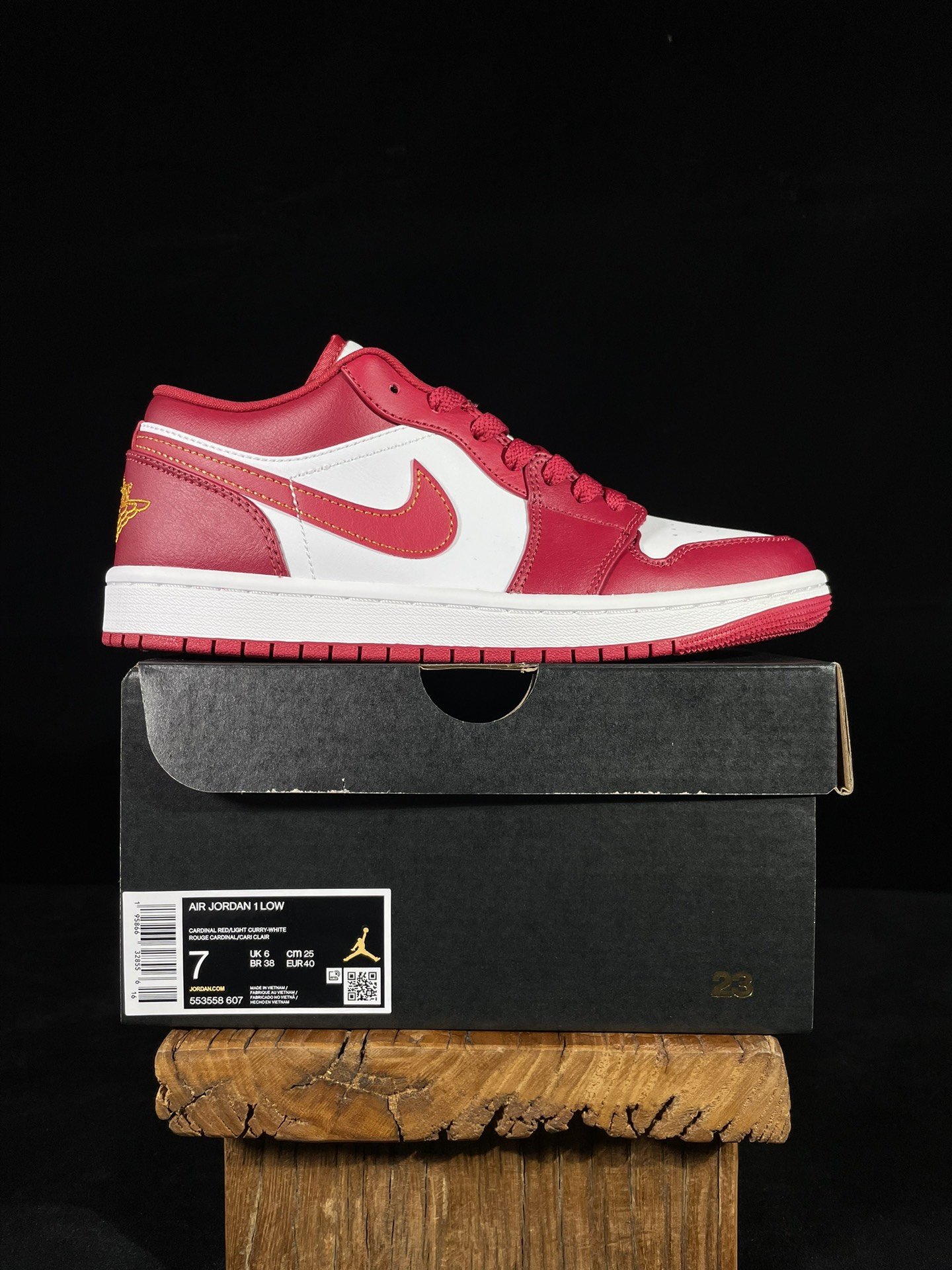 Кроссовки Air Jordan 1 Low 553558-607 фото 9