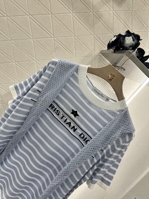 Футболка женская фото 3