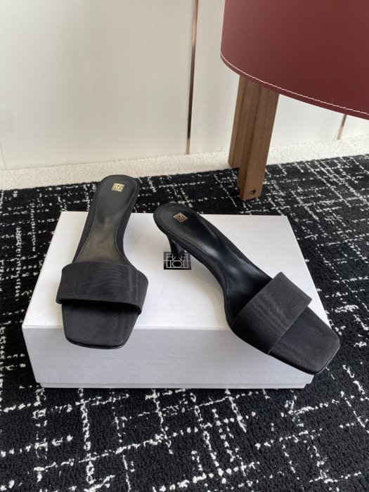 Босоножки фото 3