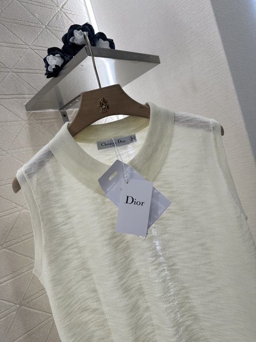 Футболка жіноча фото 3