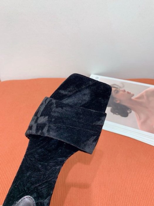 Босоножки фото 6