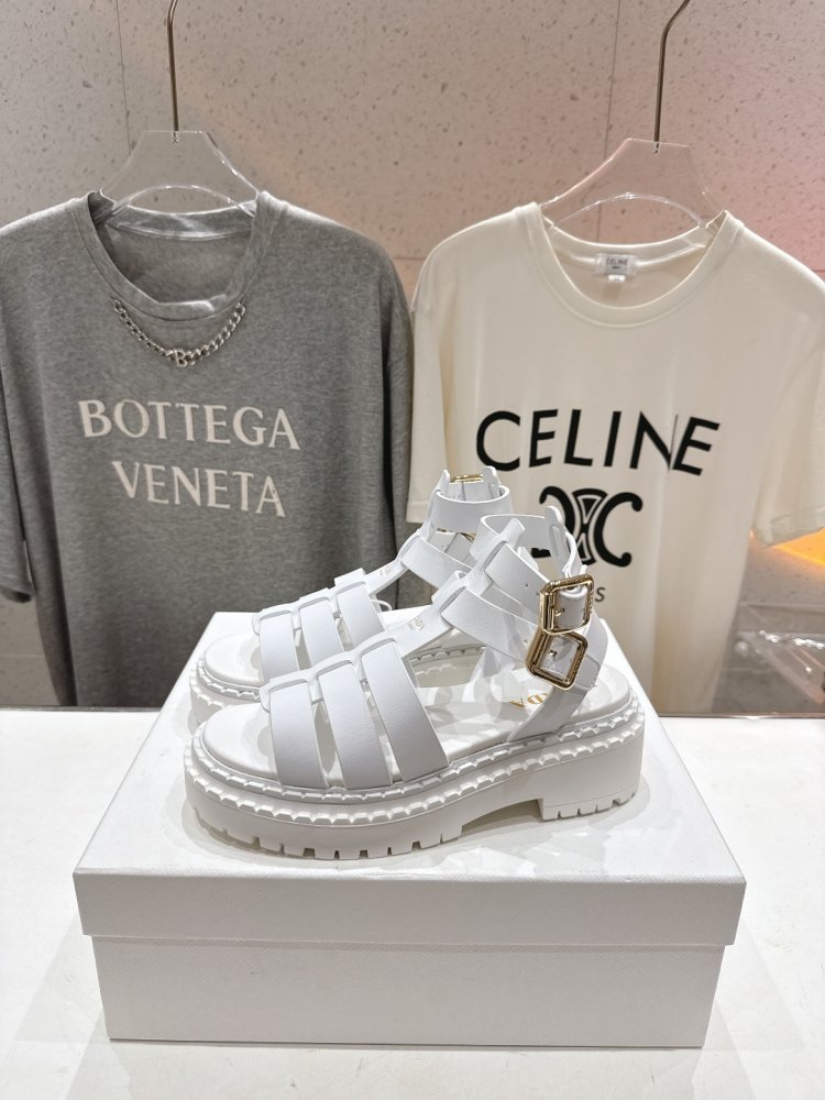 Сандалии женские фото 5