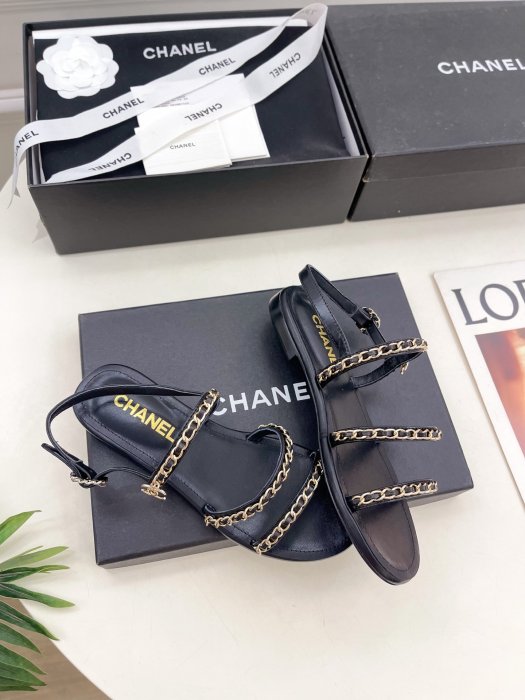 Сандалі жіночі фото 2