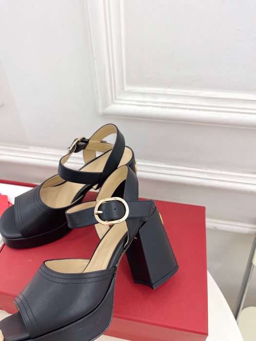 Босоножки фото 7