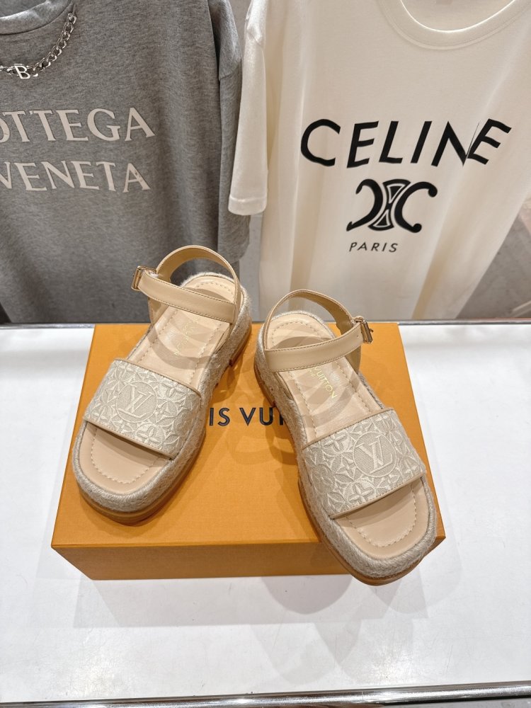 Сандалии женские фото 2