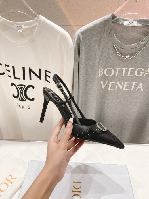 Босоножки фото 3