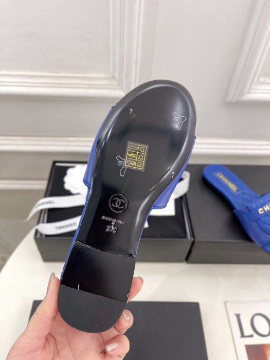 Шлепанцы фото 9