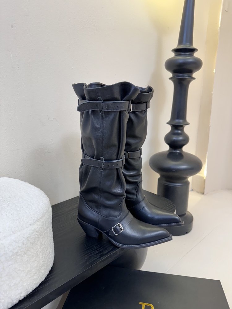 Сапоги женские фото 2