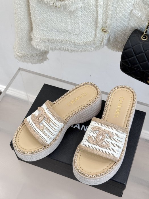 Шлепанцы женские фото 2