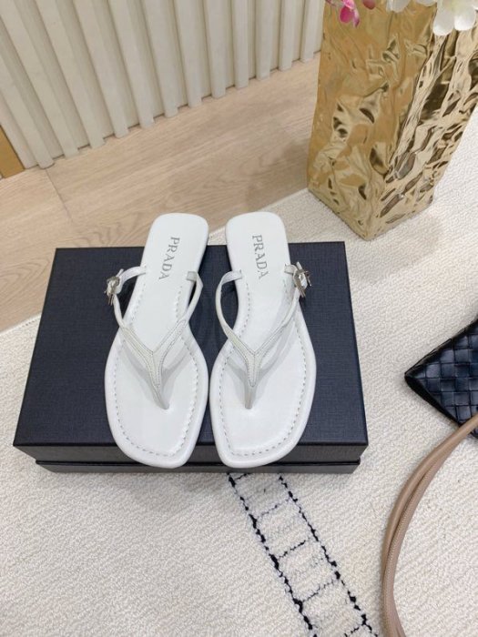 Шлепанцы женские