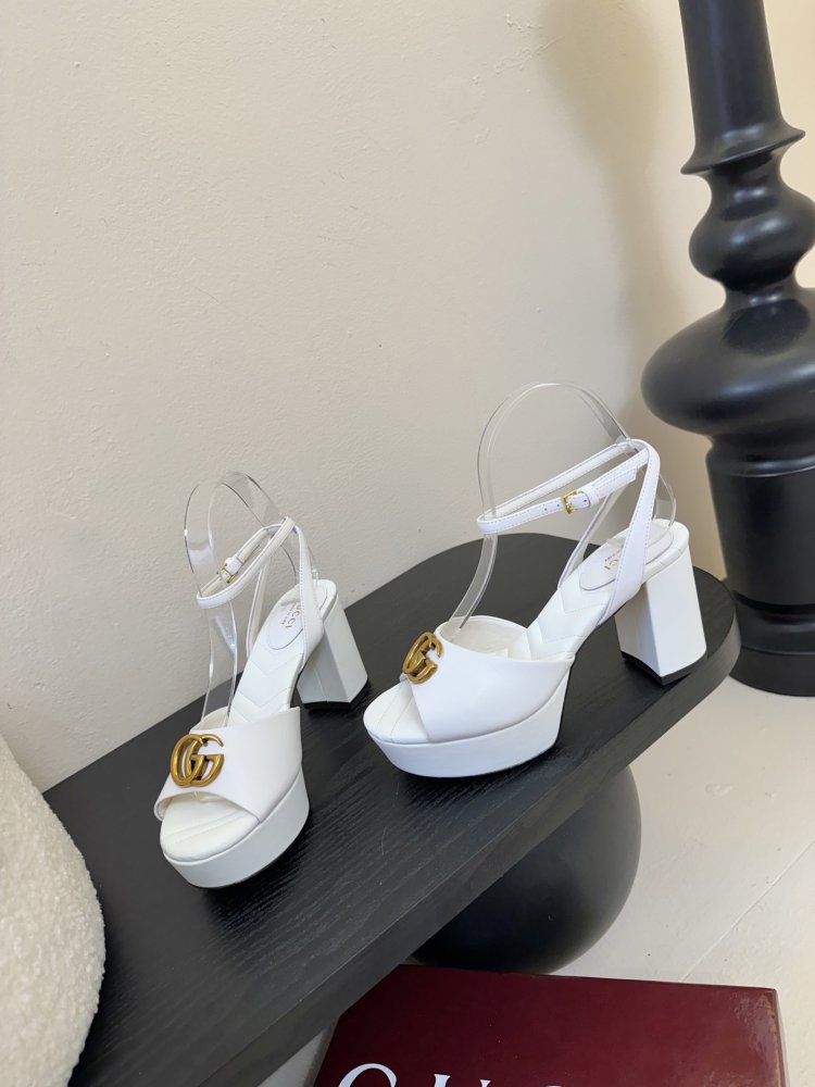 Босоніжки фото 3