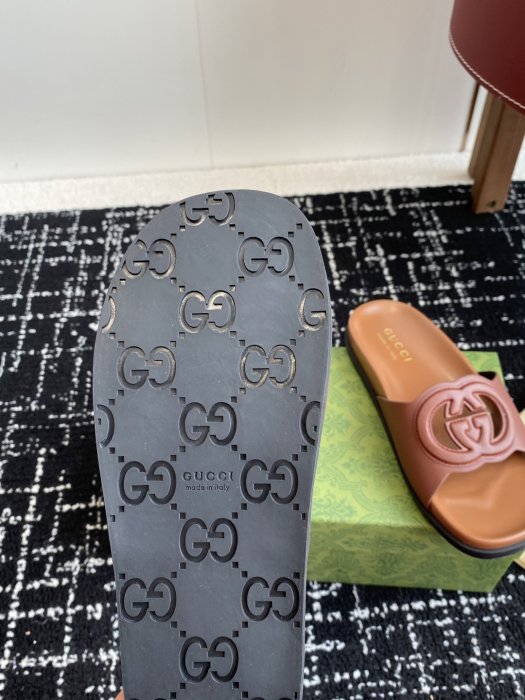 Шлепанцы фото 9