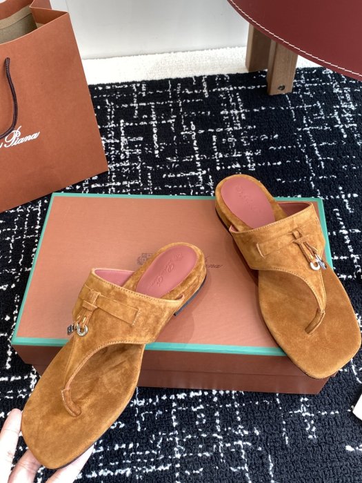 Шлепанцы фото 7