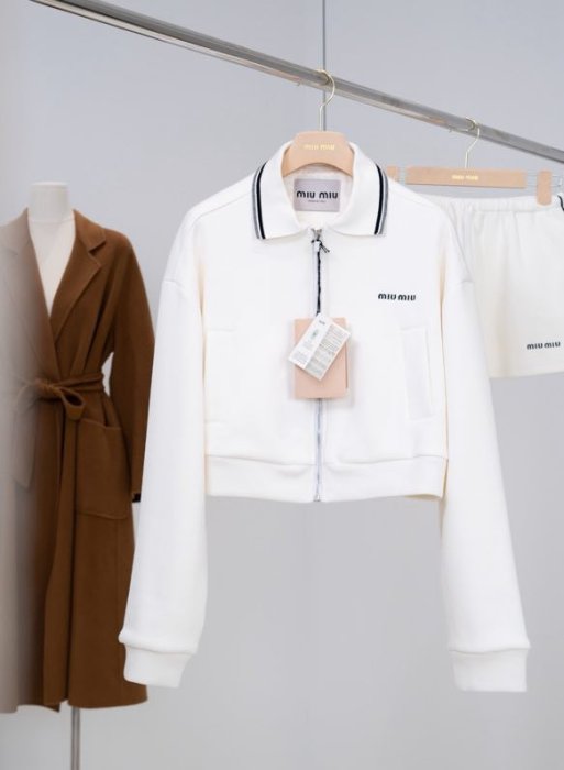 Blouse on lightning фото 2