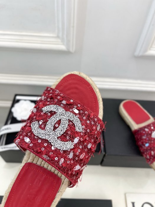 Шлепанцы женские фото 6