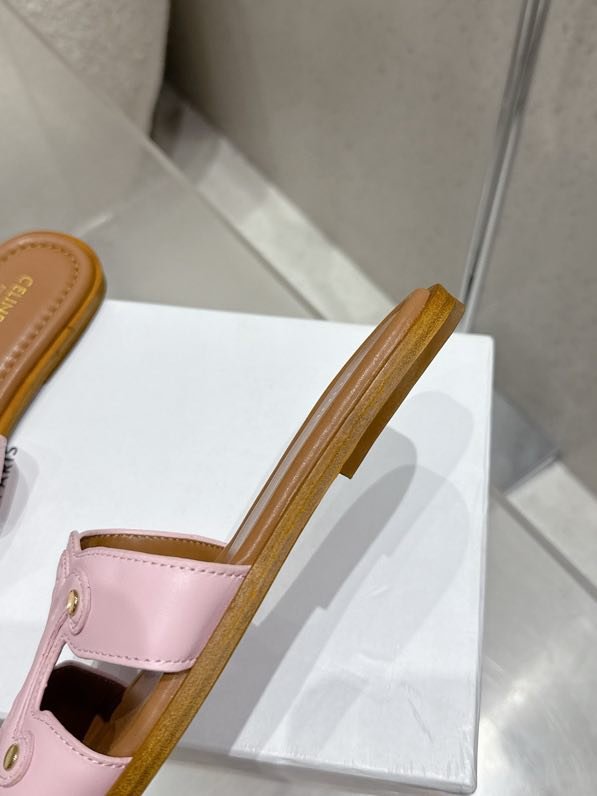 Шлепанцы женские фото 9