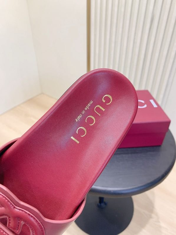 Шлепанцы женские фото 5