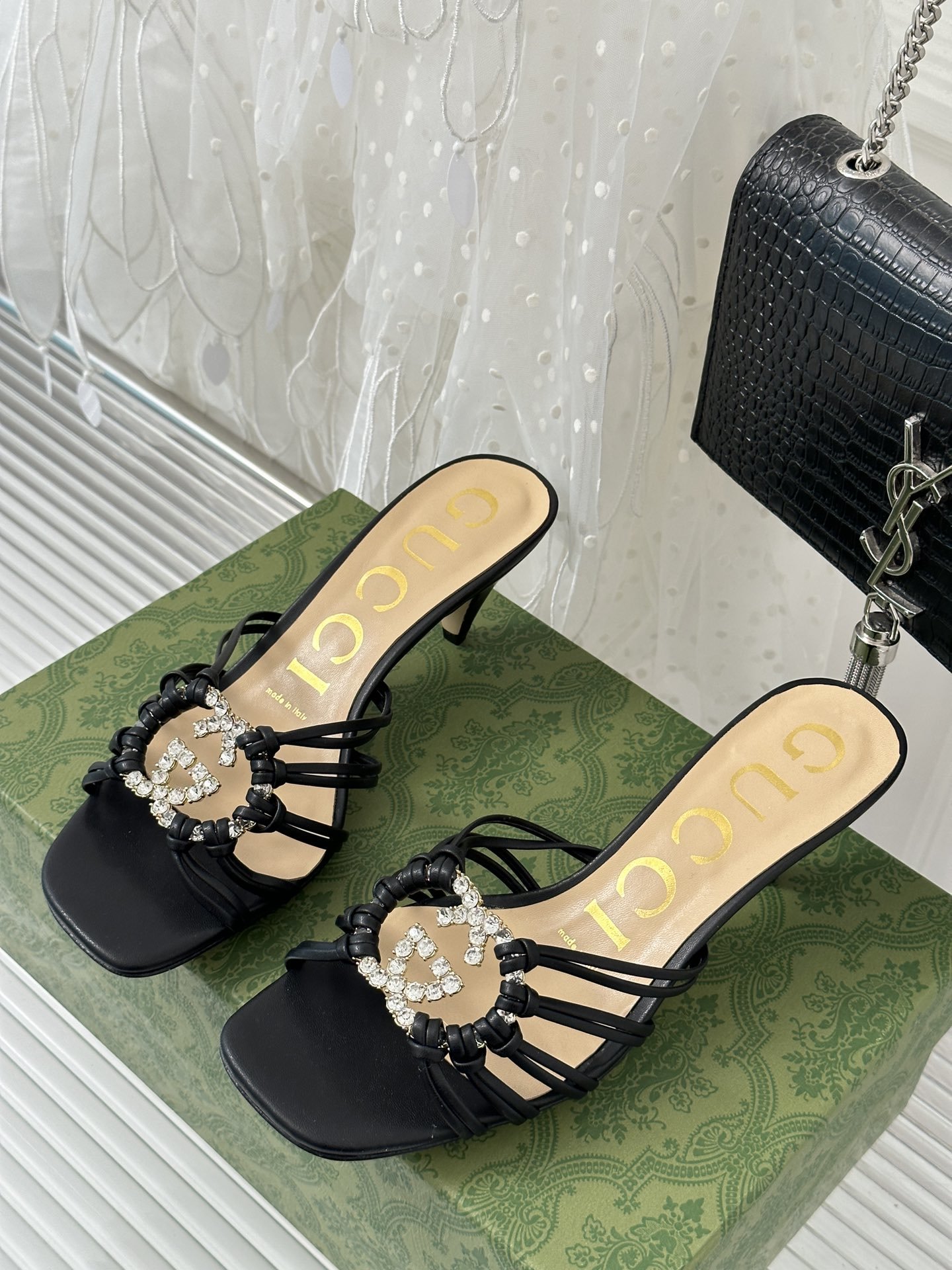 Sandals black leather фото 2