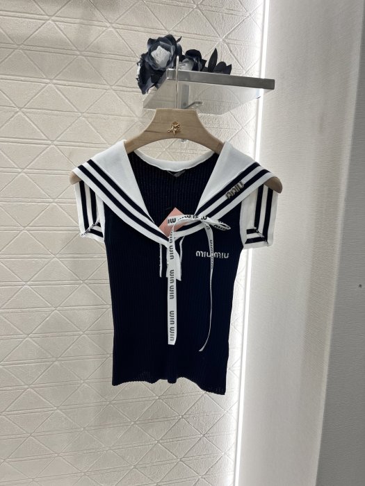 Футболка женская