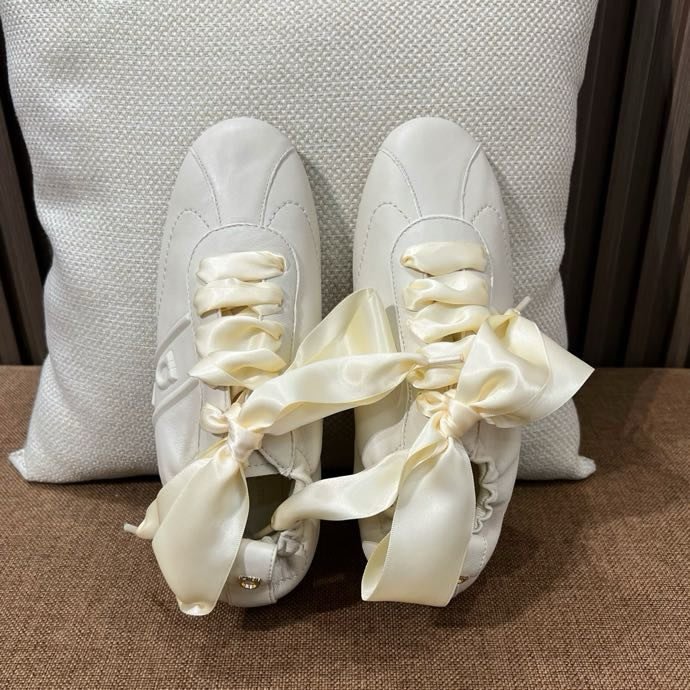 Кросівки жіночі фото 3