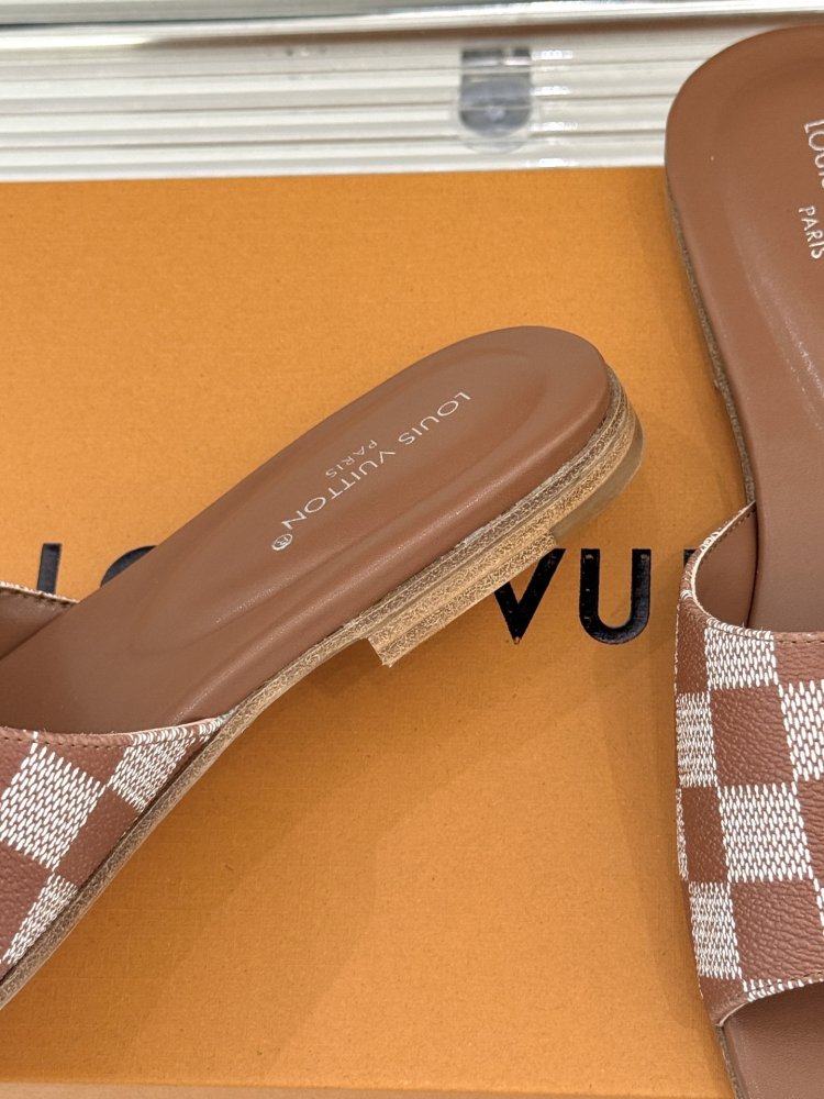 Шлепанцы женские фото 6