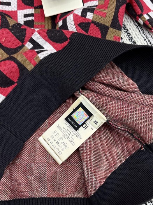 Футболка женская фото 5