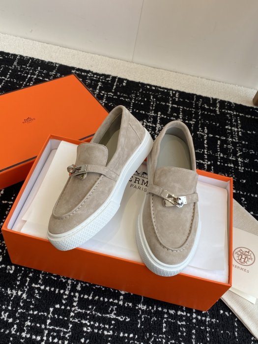 Лоферы кожаные женские фото 5