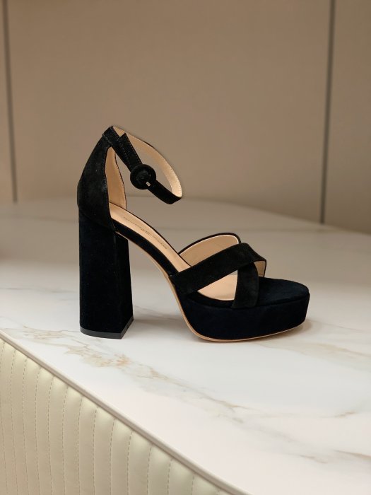 Босоножки фото 4