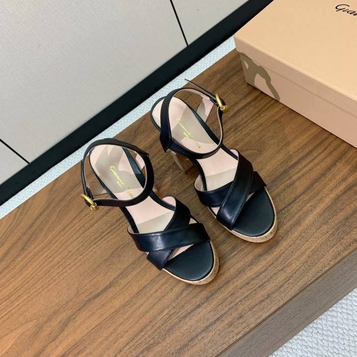 Босоножки фото 4