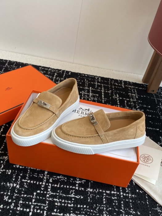 Лоферы кожаные женские фото 3