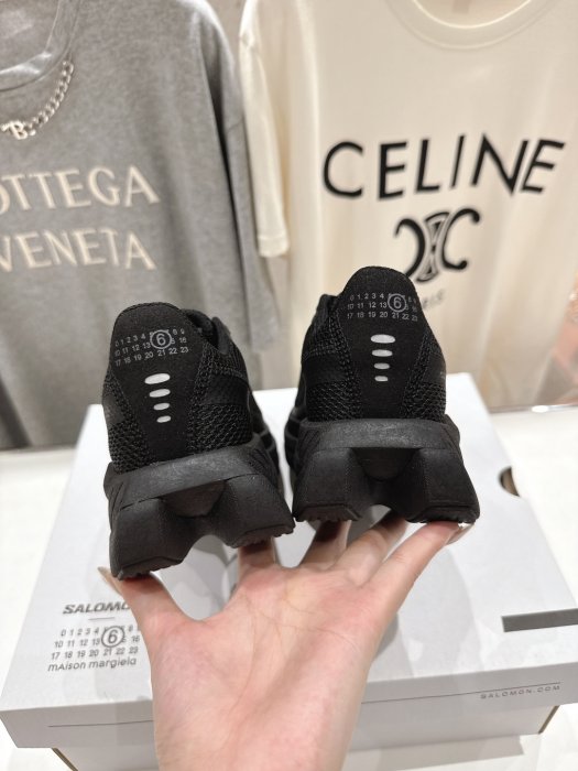 Кросівки фото 8