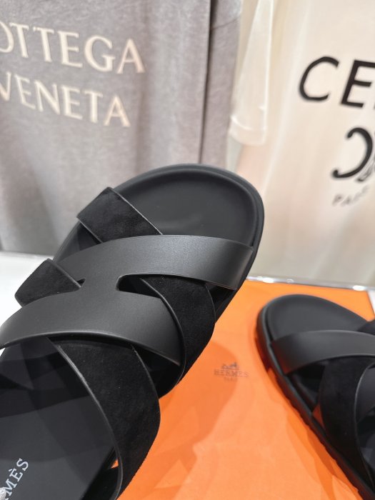 Шлепанцы женские фото 7