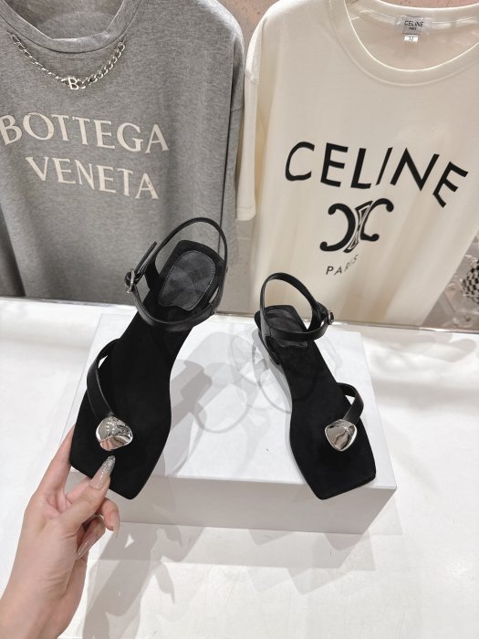 Босоніжки фото 4