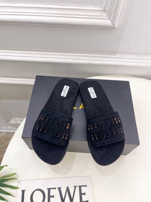 Шлепанцы женские